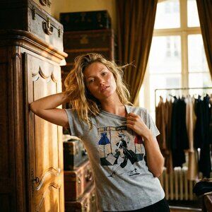 Nicole Fashion Women M Gray Paris Shopping Tee Sequin Graphic Preppy Casual Chic